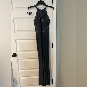 Super pretty! Worn once to marine ball. Fits for height 5’-5’2.